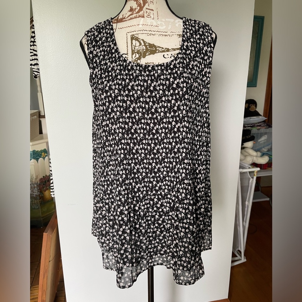 NWT Pleione Pleated Top, Size L